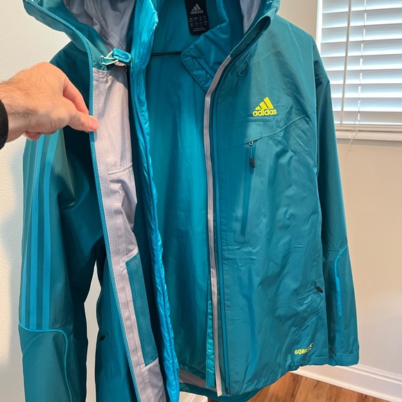Adidas men’s goretex outdoor jacket - Picture 2 of 3